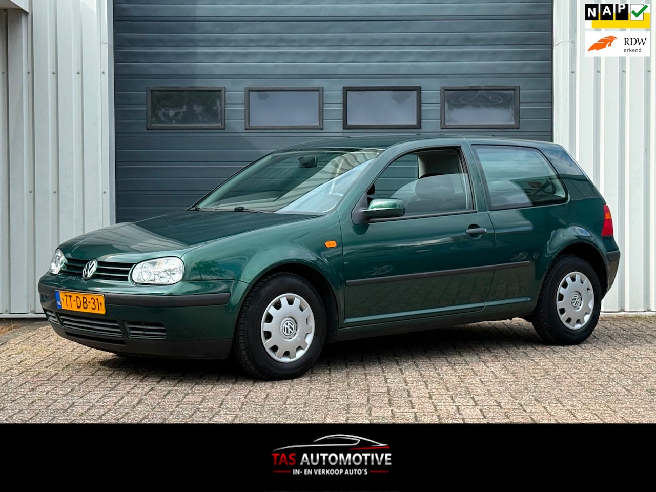 Volkswagen Golf - 1.6 Trendline AUTOMAAT / 92.793 KM / NAP - AutoWereld.nl