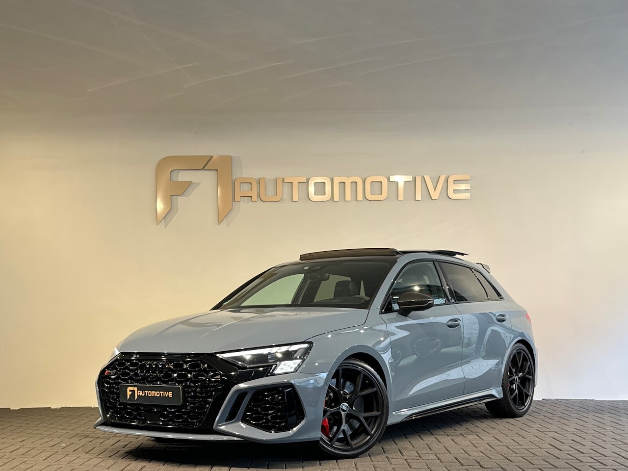 Audi A3 Sportback - 2.5 TFSI RS 3 quattro Pano|B&O|HuD|Keyless|Sfeer - AutoWereld.nl