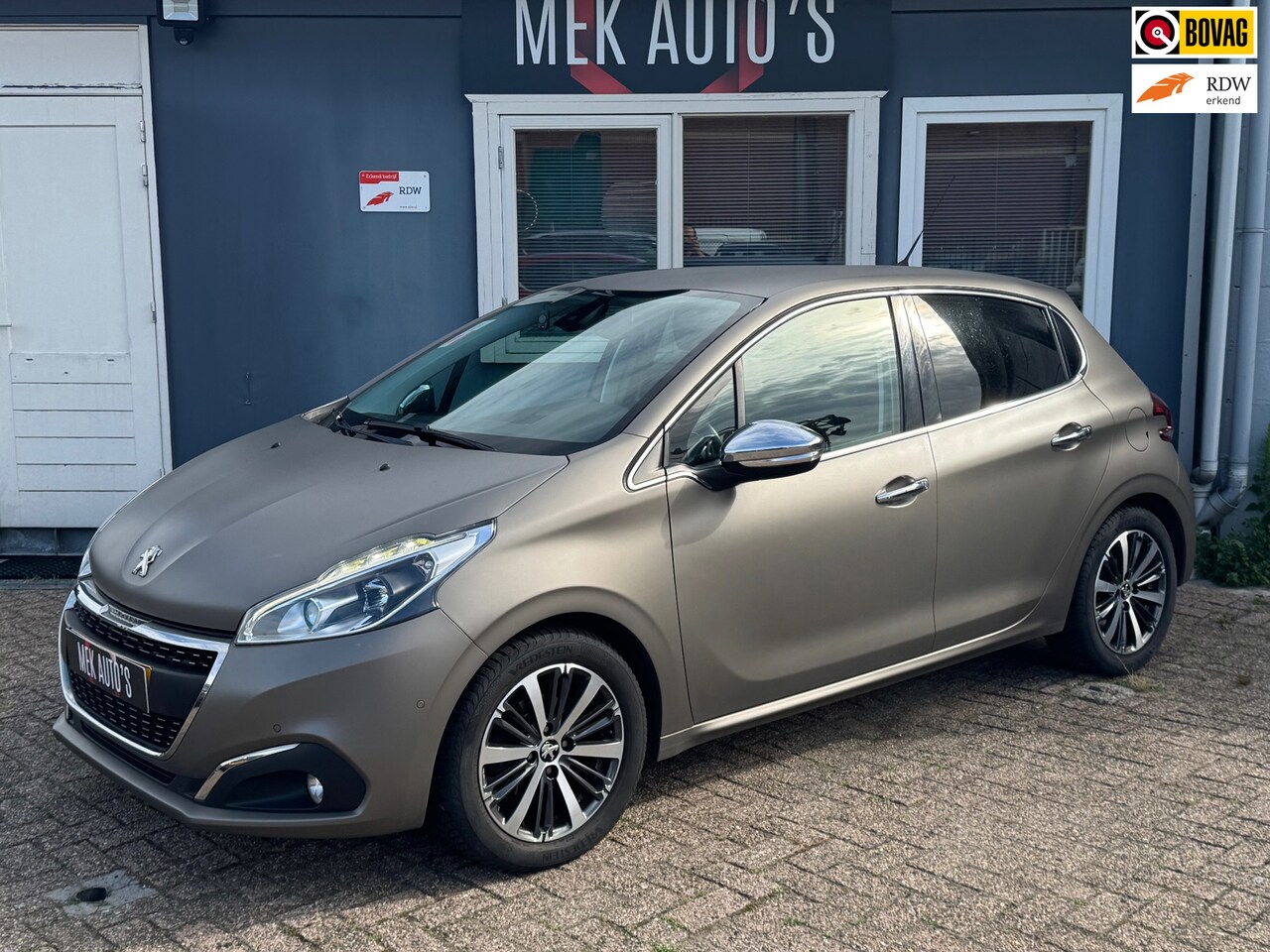 Peugeot 208 - 1.2 PureTech Allure|Carplay|Navi|Cruise|Climate| - AutoWereld.nl