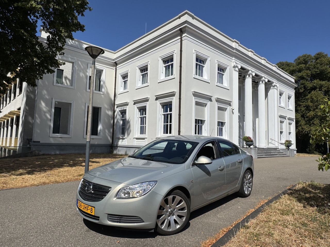 Opel Insignia - 1.6 SEDAN, EXTREEM MOOI - AutoWereld.nl