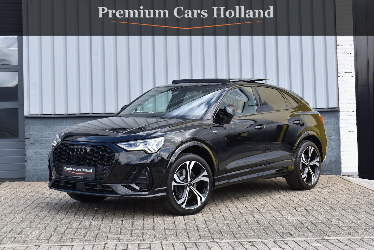 Audi Q3 Sportback - 45 TFSI e S-Line 245 Pk Pano Memory Sfeer Leder Matrix Led Keyless Camera Trekhaak 20 Inch - AutoWereld.nl