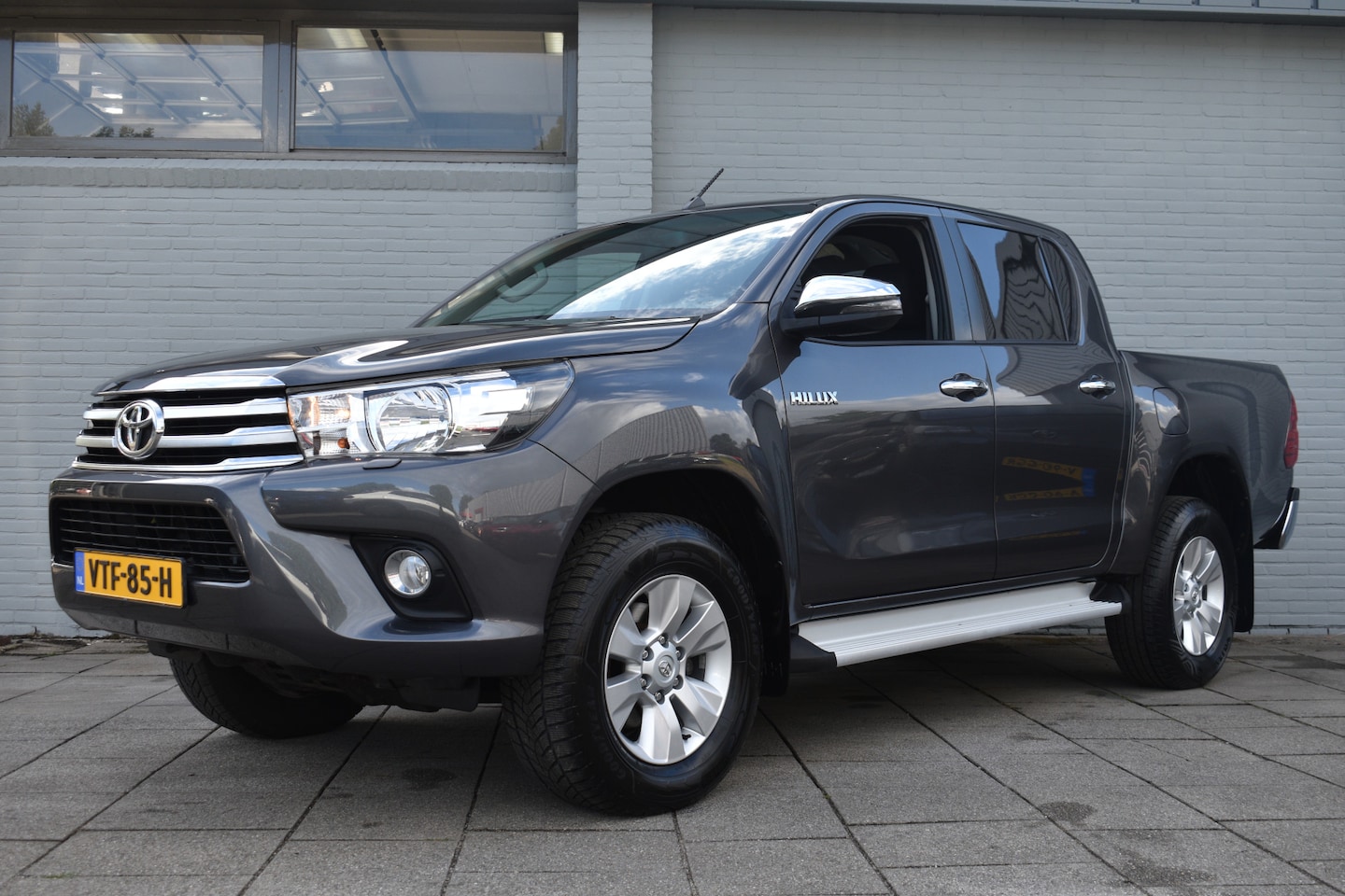 Toyota HiLux - 2.4 D-4D Double Cab Professional Limited Automaat 150pk | Achteruitrijcamera | Trekhaak | - AutoWereld.nl