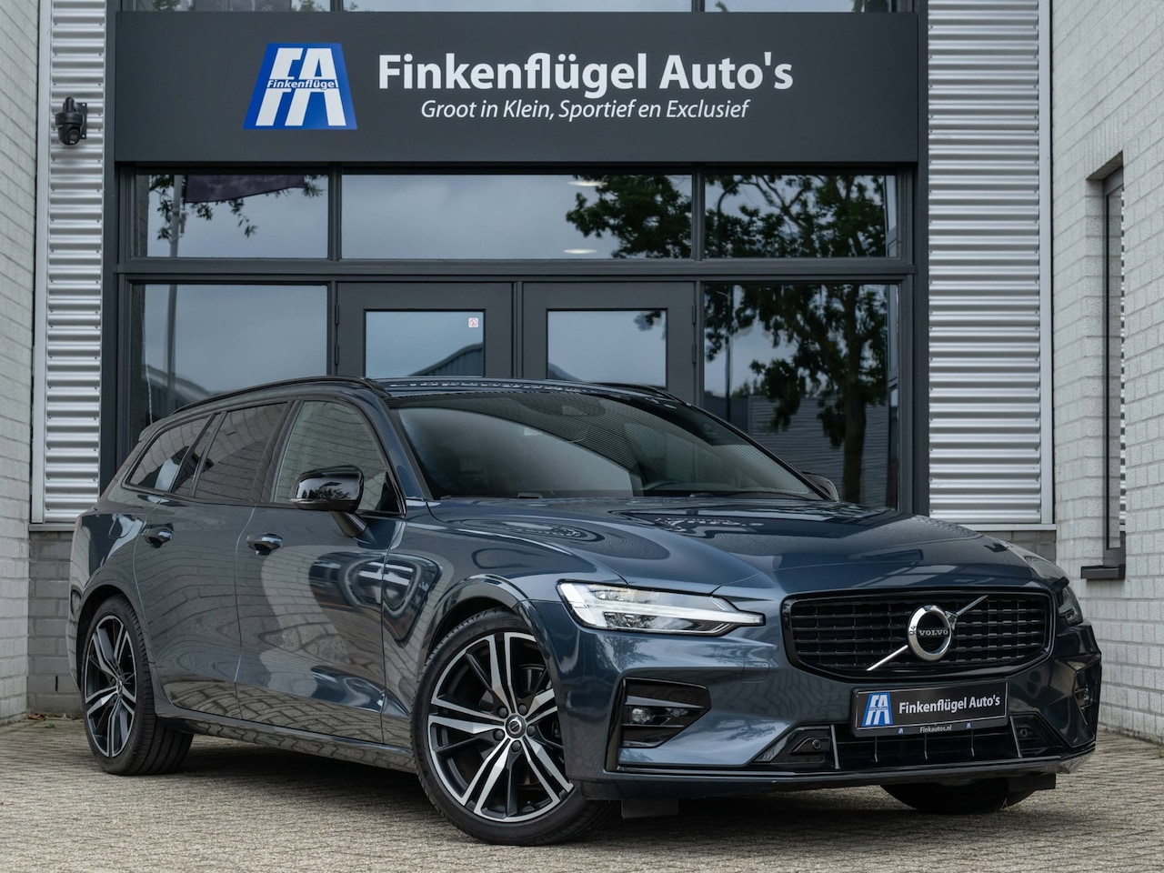 Volvo V60 - 2.0 B3 R-Design |Memory |Adapt Cruise |Camera |Bliss |Stuur. Verwarmb | - AutoWereld.nl