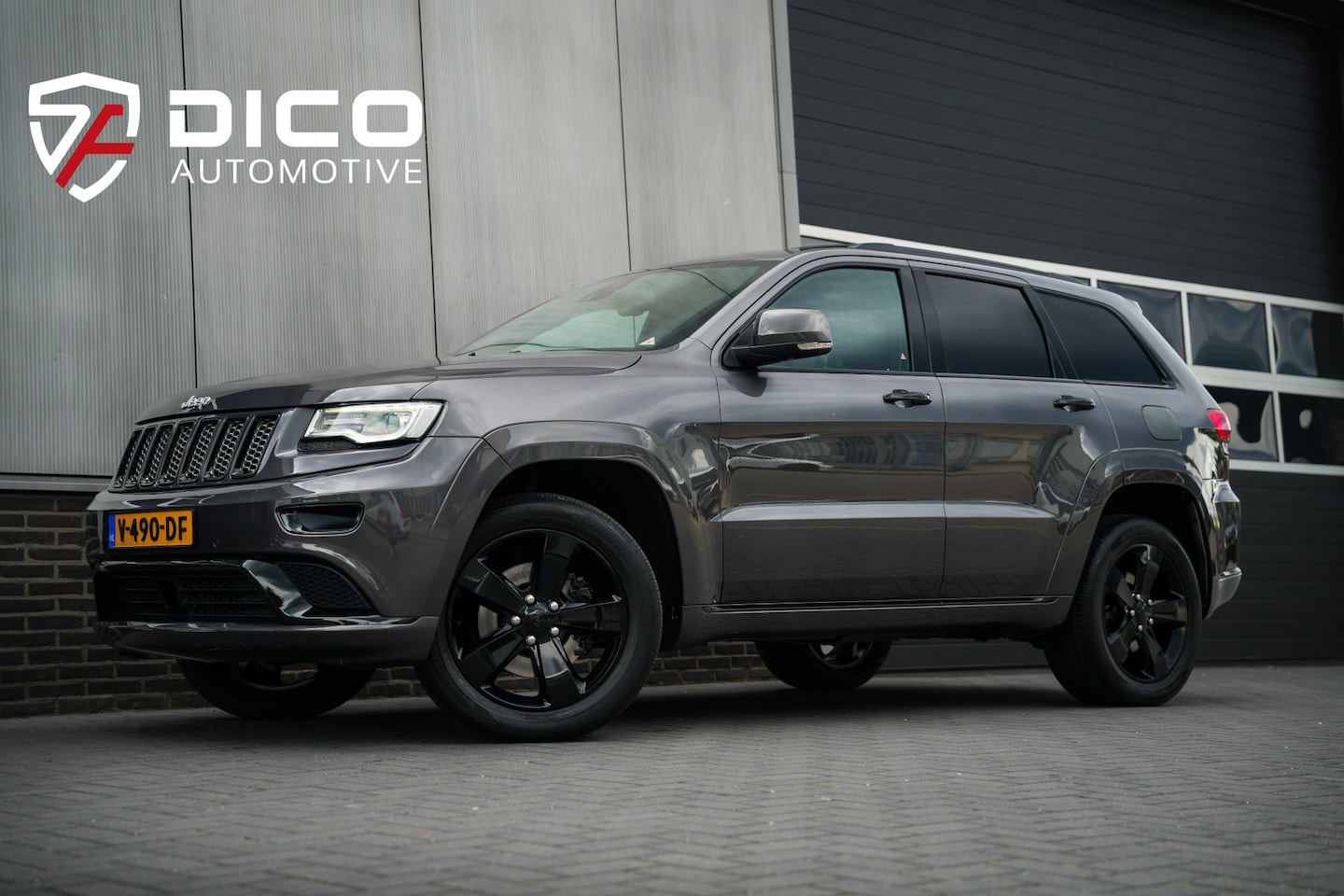 Jeep Grand Cherokee - 3.0 V6 251 pk CRD Summit Grijs-Kenteken / Lucht-Vering/ Pano-Dak/ Harman&Kardon/ Stoel+Stu - AutoWereld.nl