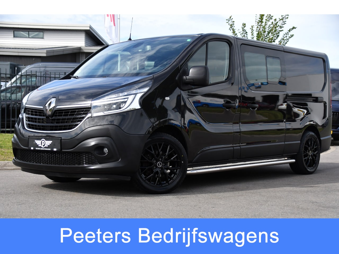 Renault Trafic - 2.0 dCi 145 T29 L2H1 DC Black Edition Camera, Cruise, Clima, 145pk, Automaat, 2 x Schuifde - AutoWereld.nl
