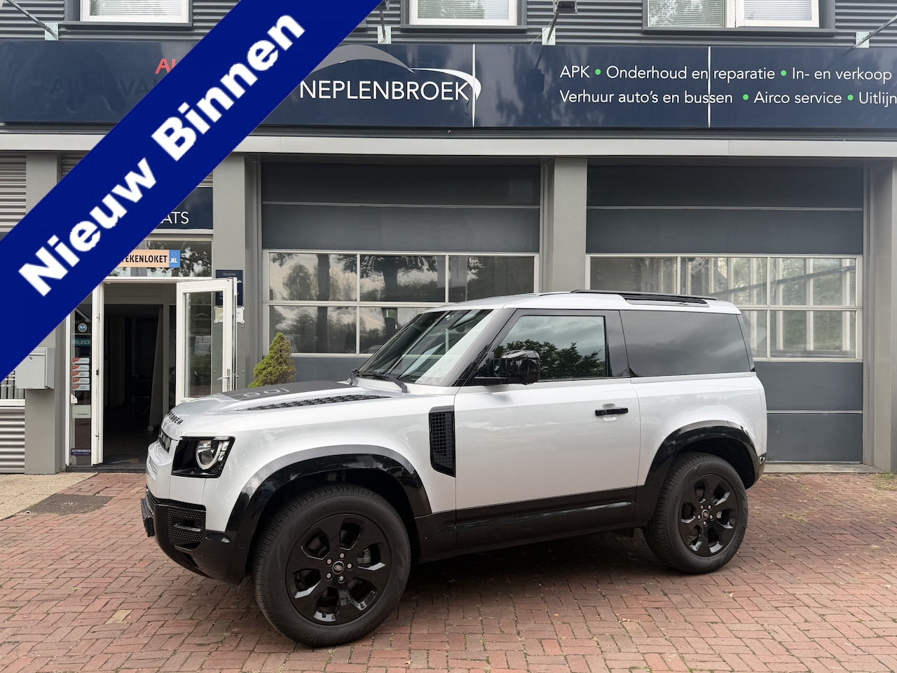 Land Rover Defender 90 - 3.0 D200 MHEV S Grijskenteken uit 2021 km 125.000 - AutoWereld.nl