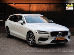 Volvo V60 - 2.0 T4 Momentum Pro Camera/Navigatie/Lane Assist/Parkeersensor v, a