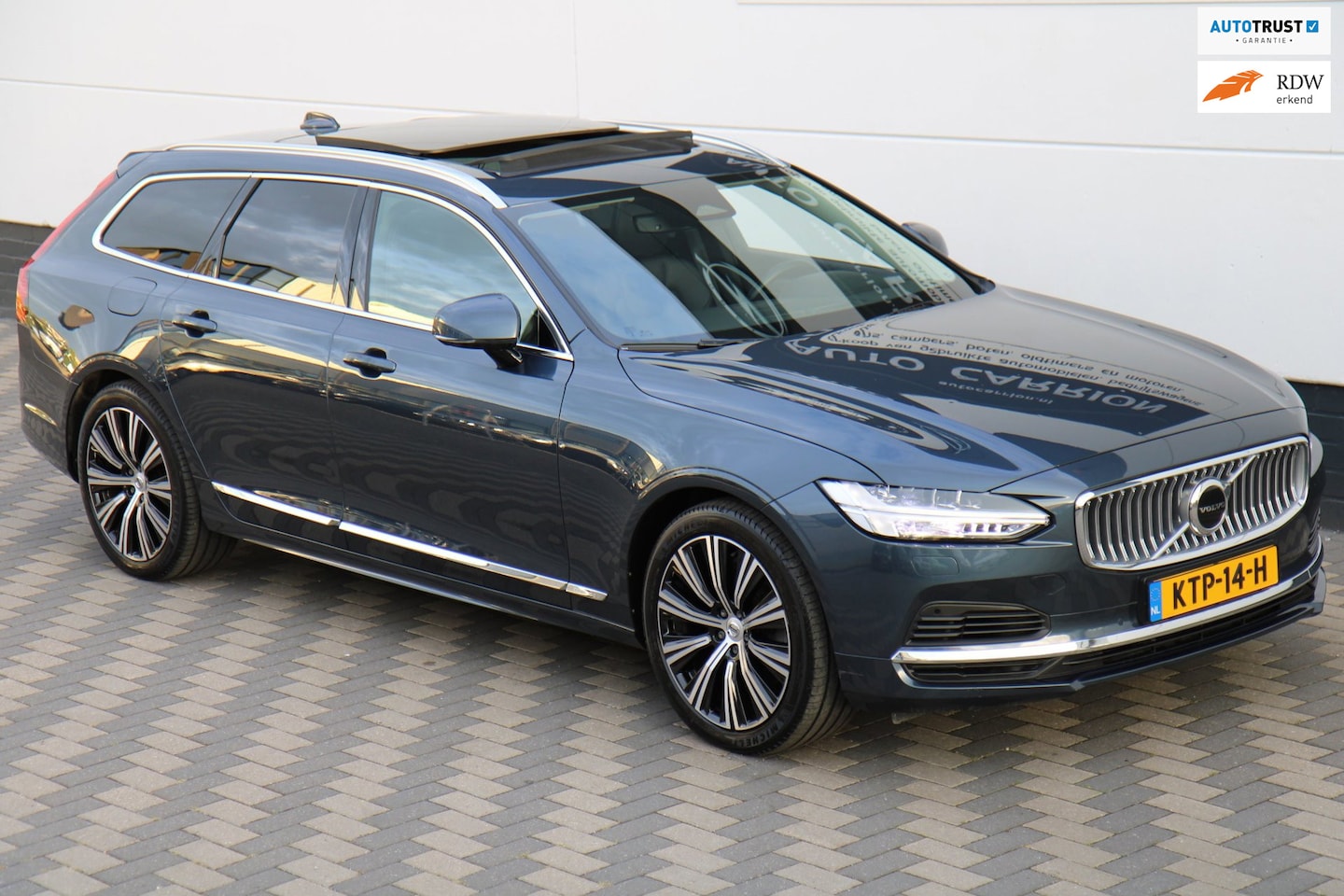Volvo V90 - 2.0 T6 Plug-in hybrid AWD Pano Trekhaak Carplay !! - AutoWereld.nl