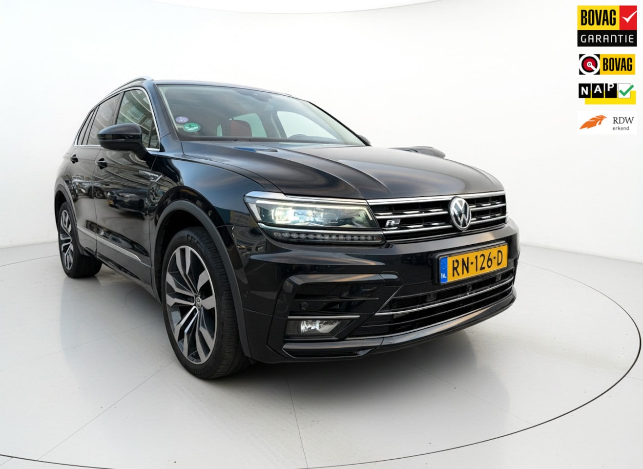 Volkswagen Tiguan - 2.0 TSI 4Motion Highline|Pano|Camera|Trekhaak|Heaad Up|Stoelverwarming|leder|Nap - AutoWereld.nl