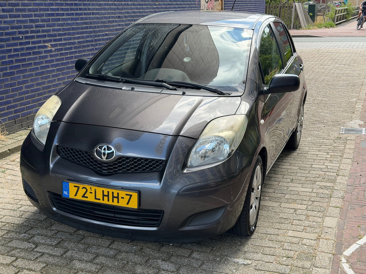 Toyota Yaris - 1.3 VVTi Comfort Airco Navigatie Nieuwe Banden Nieuwe Apk Zuinig Auto - AutoWereld.nl