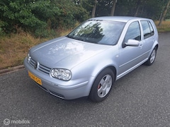 Volkswagen Golf - 1.6-16V FSI Ocean