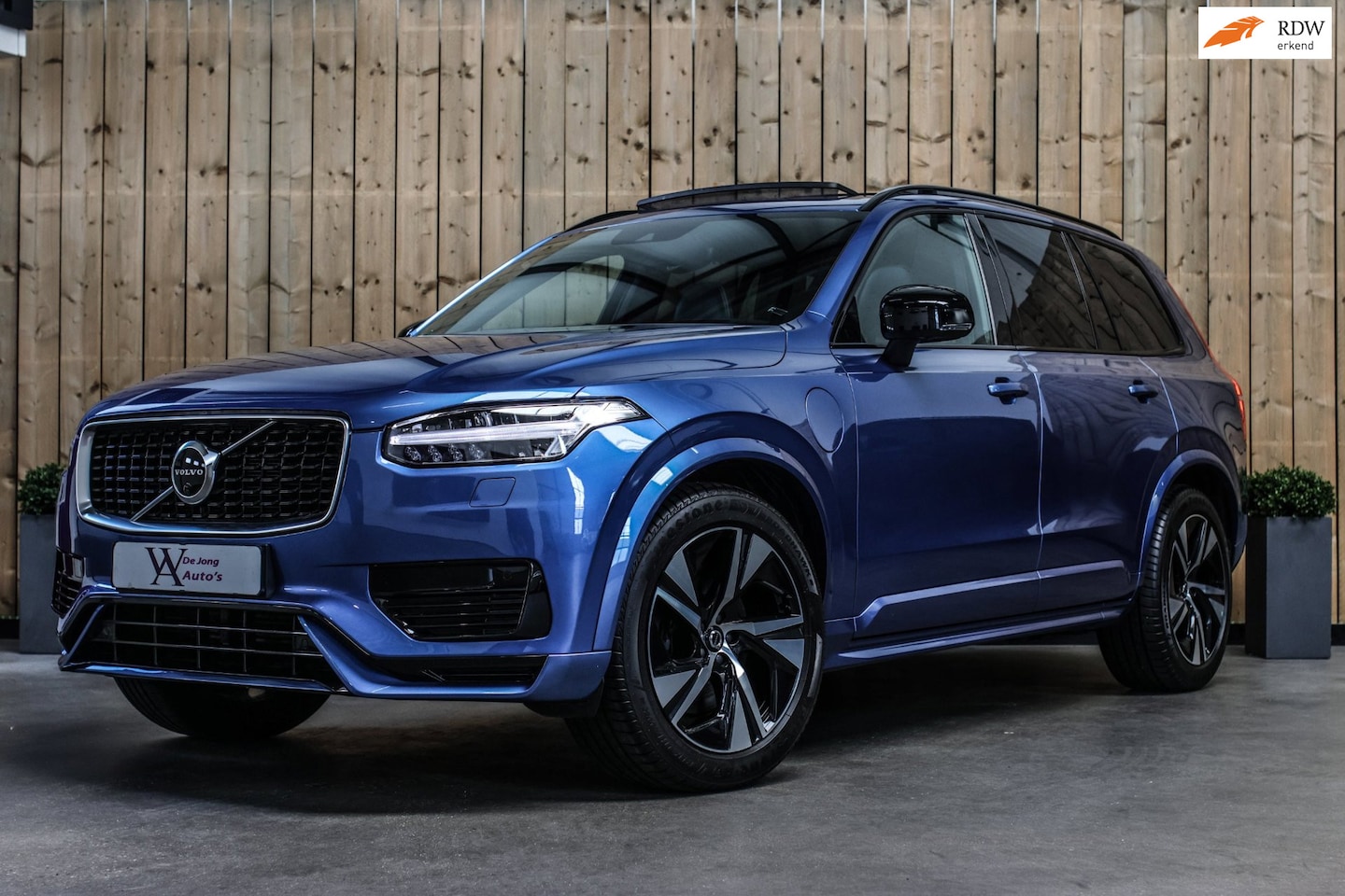 Volvo XC90 - 2.0 T8 Twin Engine AWD R-Design *Polestar*Pano*B&W*Massage*Luchtvering* - AutoWereld.nl