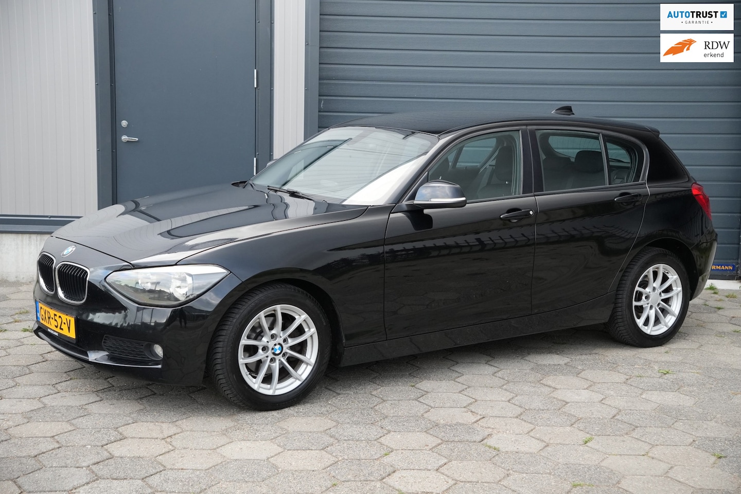 BMW 1-serie - 116i Executive 2015 Automaat 5-deurs mooie uitvoering! - AutoWereld.nl