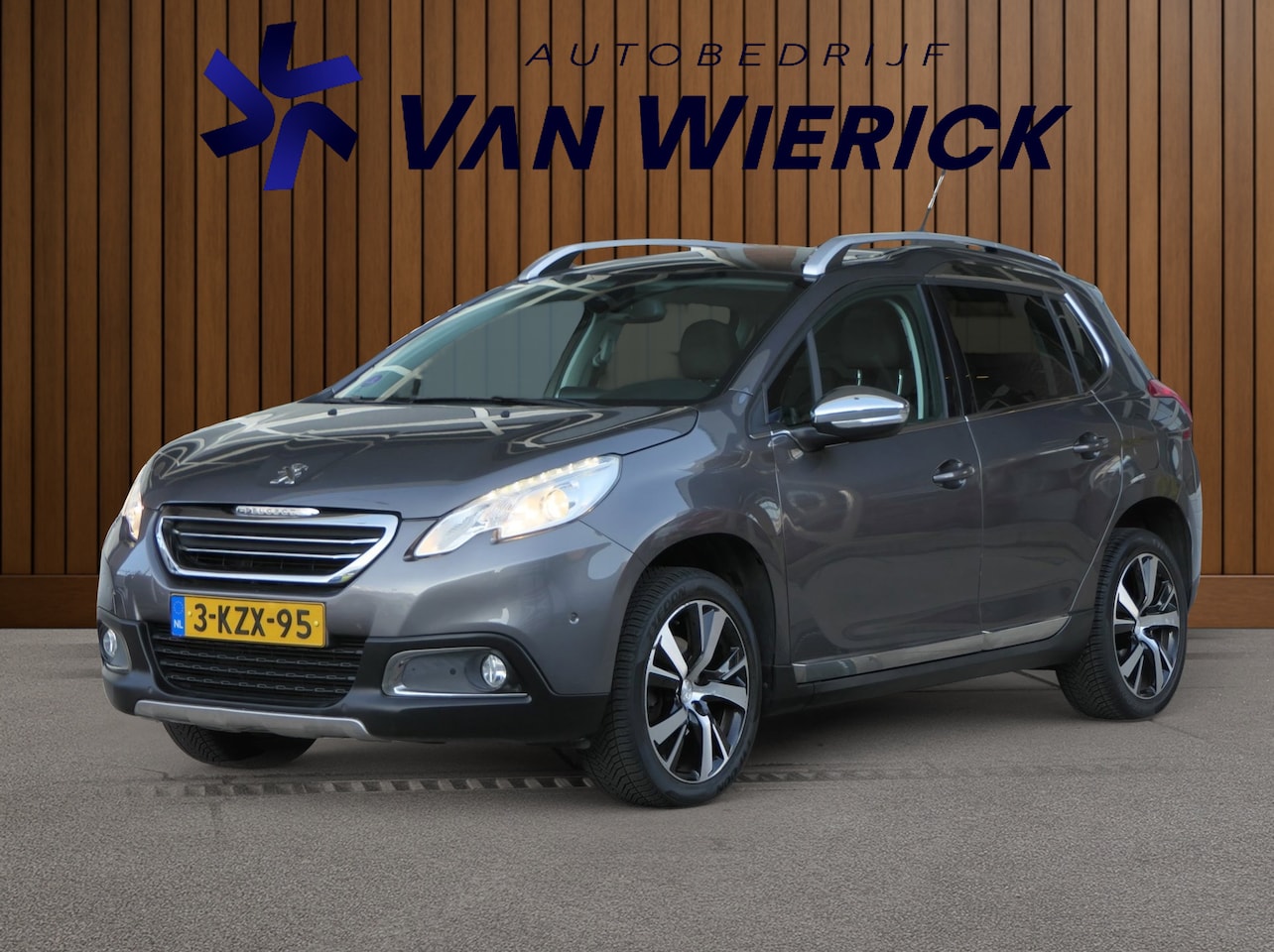 Peugeot 2008 - 1.6 VTi Féline 120PK | Pano | Navi | Trekhaak | NAP - AutoWereld.nl