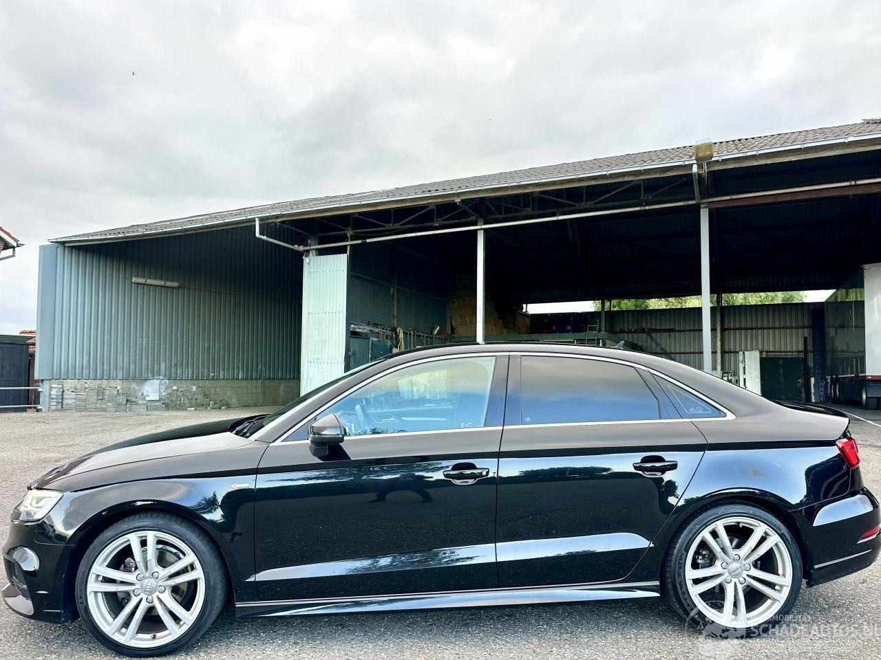 Audi A3 Limousine - 1.5 TSI 150pk 7-traps aut S-Line - nap - navi - clima - cruise - half leer - 2x s-line - AutoWereld.nl