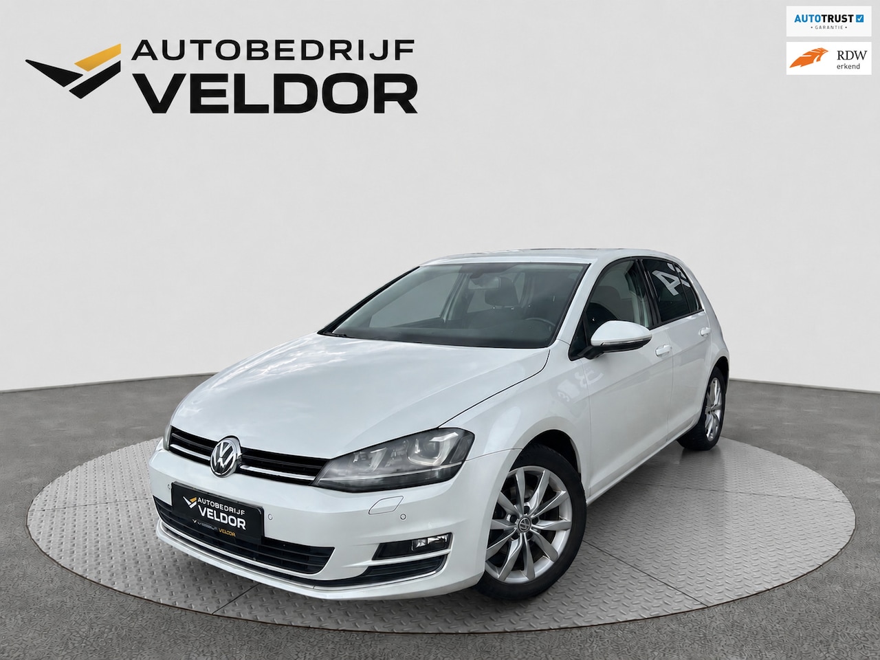 Volkswagen Golf - 1.4 TSI Highline Xenon/Stoelvw/Parksensor - AutoWereld.nl