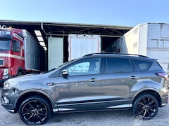 Ford Kuga - 1.5 EcoB Turbo 150pk 6-bak ST-Line - nap - navi - xenon - park assist - leer + alcantara