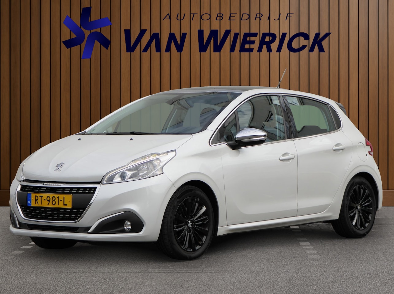 Peugeot 208 - 1.2 82PK Allure | Carplay | Panoramadak | Sportvelgen - AutoWereld.nl