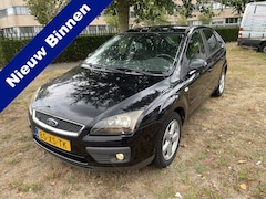 Ford Focus - 1.8-16V Ambiente Flexifuel Auto heeft 148000 gelopen andere teller in gekomen zie auto pas