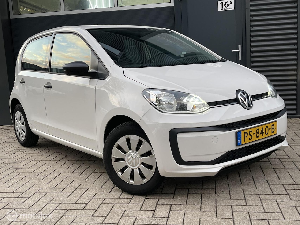 Volkswagen Up! - 1.0 |Airco | 75.000km NAP!! 2e Eig! - AutoWereld.nl