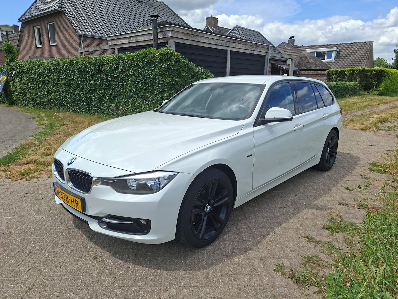 BMW 3-serie Touring - 316i High Executive Sport Line - AutoWereld.nl