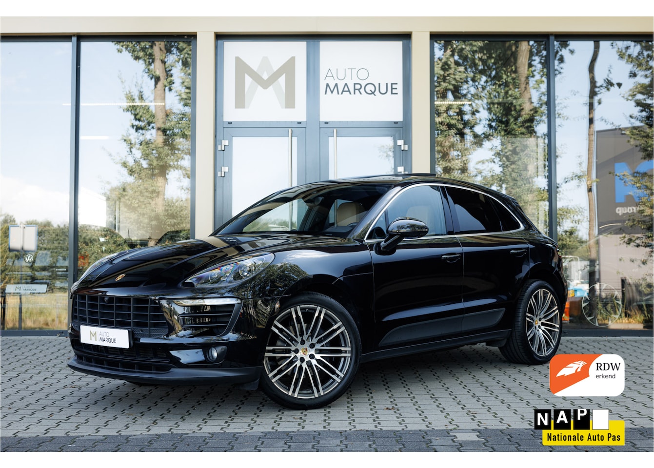 Porsche Macan - 2.0 252PK Aut. | 21" LM Velgen | Luchtvering | PDLS | Sportchrono | Origineel NL | 18-Voud - AutoWereld.nl