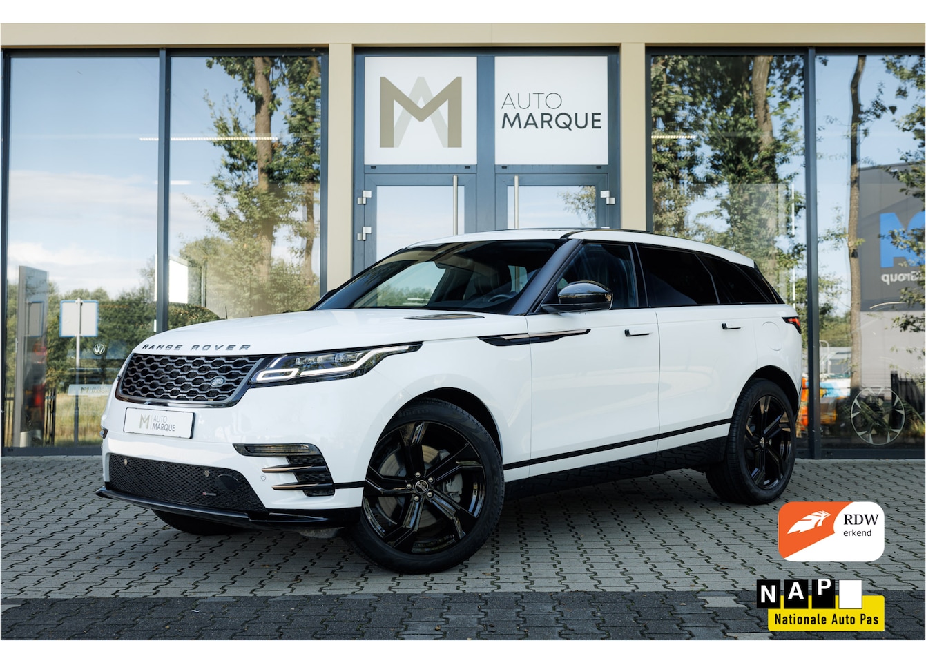 Land Rover Range Rover Velar - 2.0 P400e 404PK Aut. | R-Dynamic | Panoramadak | 21" LM Velgen | Meridian Audio | Lederen - AutoWereld.nl
