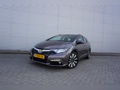 Honda Civic Tourer - 1.8 Sport Business Edition Climate / Cruise / Camera / BT / Stoelverw. / Trekhaak / Lm vel