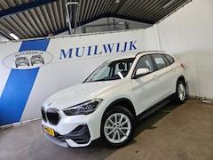 BMW X1 - sDrive20i Business Edition / Camera / Memory / Head-Up / NL Auto