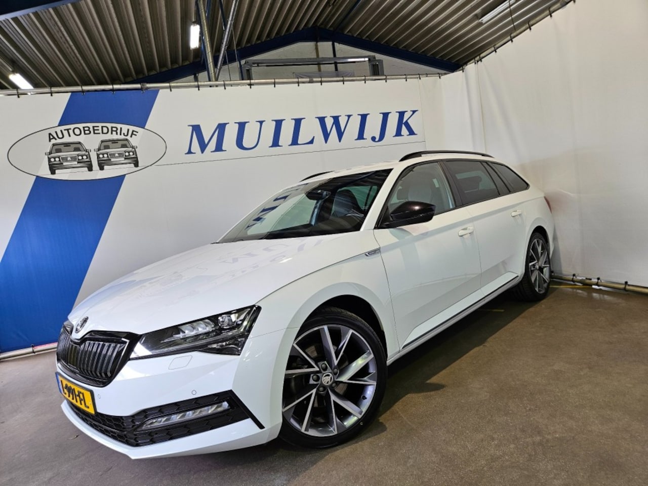 Skoda Superb Combi - Combi 1.4 TSI iV Sportline Business / Trekhaak / NL Auto - AutoWereld.nl