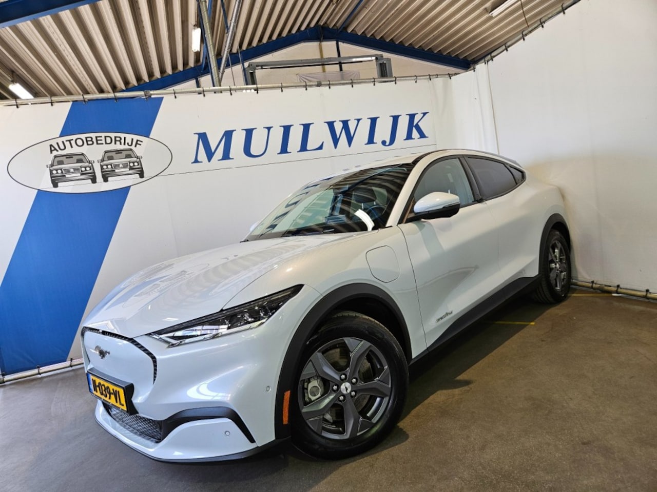 Ford Mustang Mach-E - RWD 75 kWh / Leder / BenO Sound / NL Auto - AutoWereld.nl