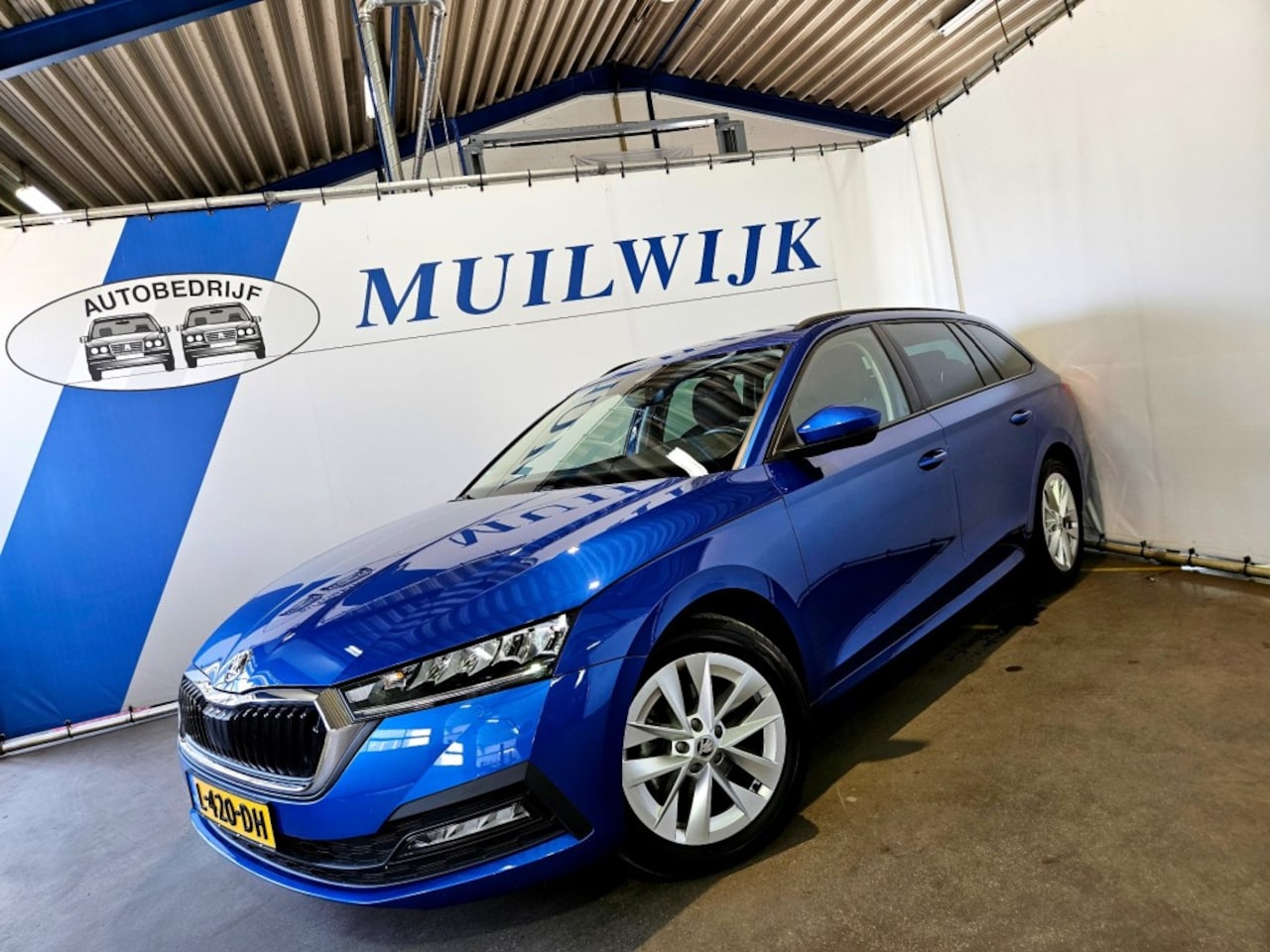 Skoda Octavia Combi - Combi 1.0 TSI Ambition / Virtual / Full LED / Navi / NL Auto - AutoWereld.nl