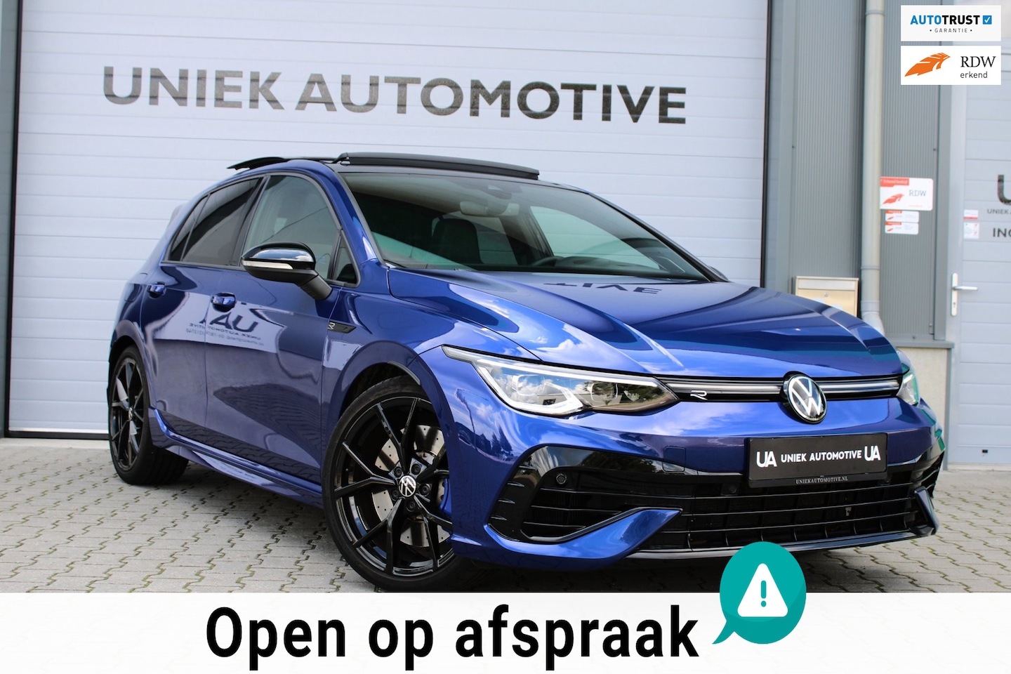 Volkswagen Golf - 2.0 TSI R 4M PERFORMANCE | HEAD UP | AKRAPOVIC | PANO | H&K | LEDER | CARPLAY | CAMERA | A - AutoWereld.nl
