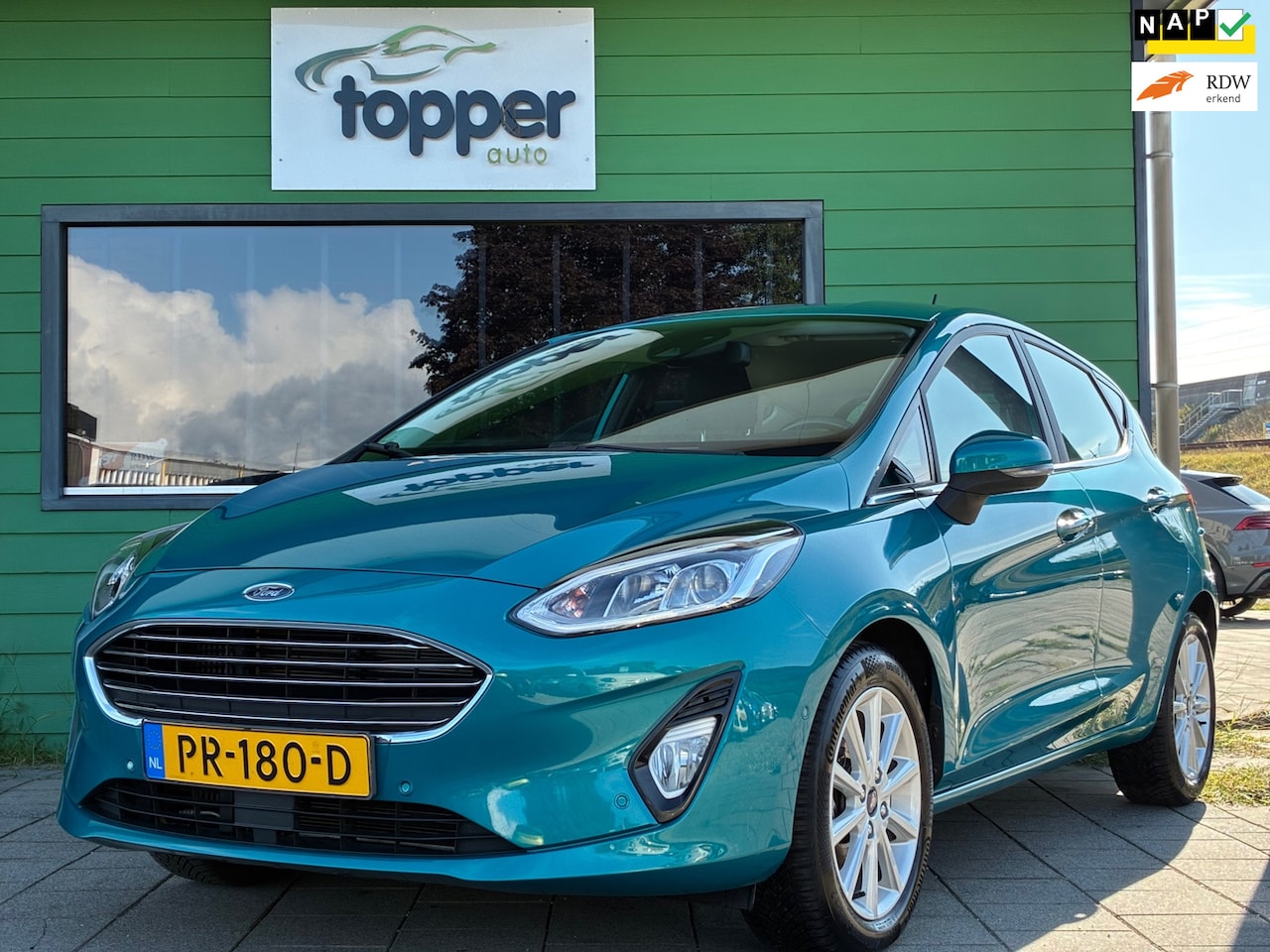 Ford Fiesta - 1.0 EcoBoost Titanium|Camera|Navigatie|CruiseControl|Climatronic|PDC|Trekhaak|B&O| - AutoWereld.nl