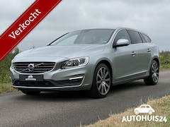 Volvo V60 - 2.0 T5 245pk Automaat-8 Carplay|Xenon|Trekhaak|NL-AUTO