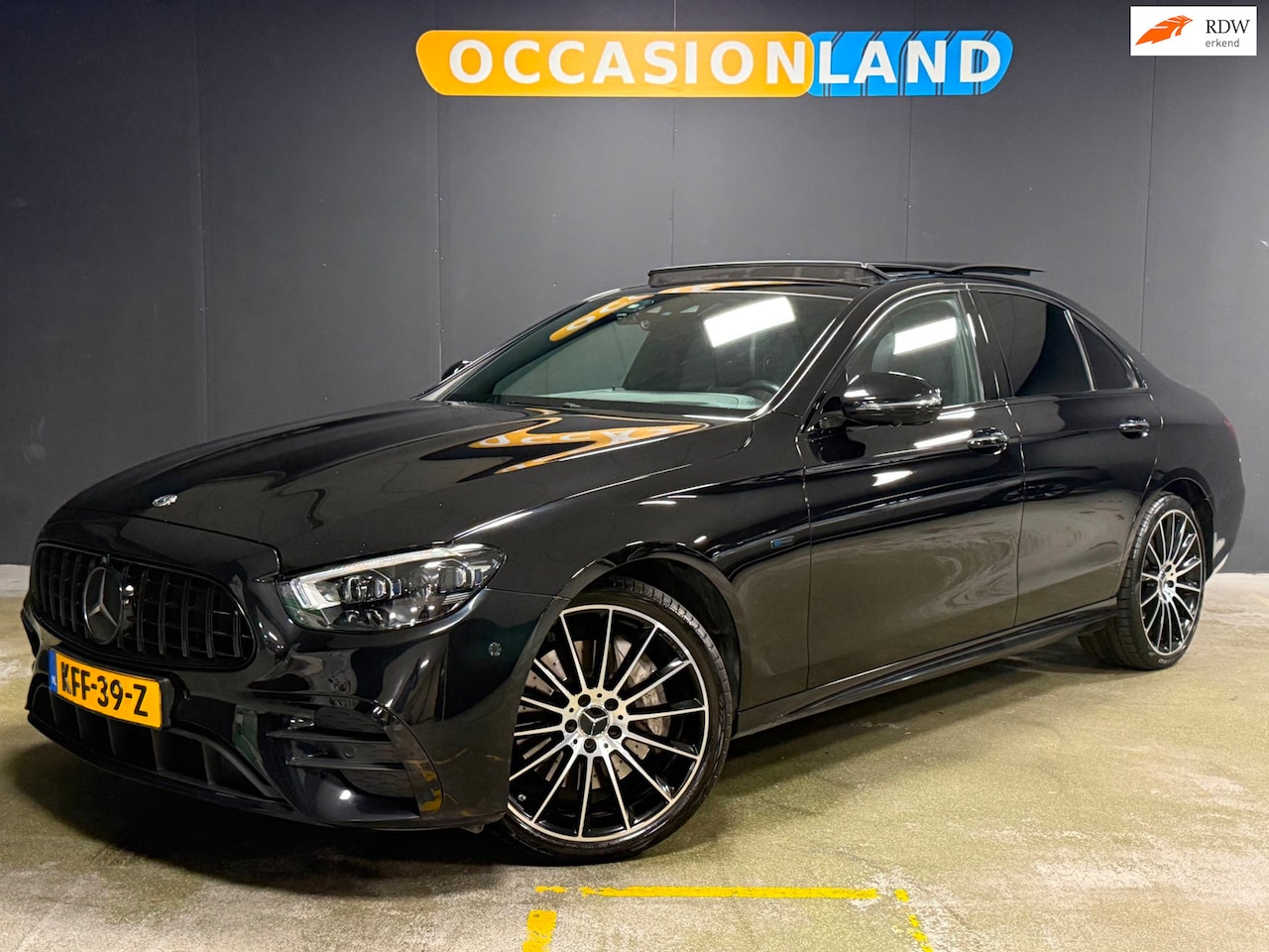 Mercedes-Benz E-klasse - 300 e AMG Line|PANO|TREKHAAK|KEYLESS|MEMORY|STOELV|ACC|HUD|SFEER|CARPLAY|DODEHOEK|18INCH| - AutoWereld.nl