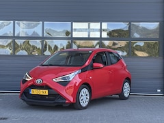 Toyota Aygo - 1.0 VVT-I X-PLAY I APPLE CARPLAY I ANDROID AUTO I P-CAMERA I 5-DEURS I UNIEKE KM-STAND