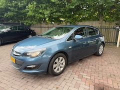 Opel Astra - 1.4 Business +|Airco|Cruise|PDC|Navi|APK 02-2027|