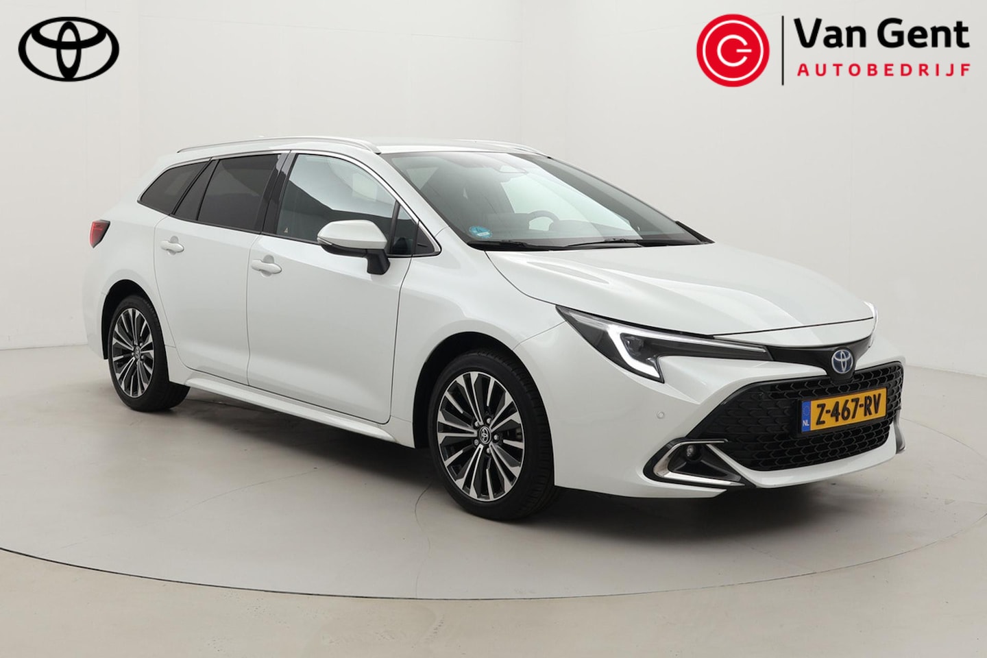 Toyota Corolla Touring Sports - Hybrid 200 Dynamic | Apple Carplay / Android Auto | Stoelverwarming | Parkeersensoren voor - AutoWereld.nl