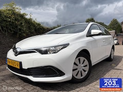 Toyota Auris - 1.3 Now Navigatie / Climate control / 89.000km