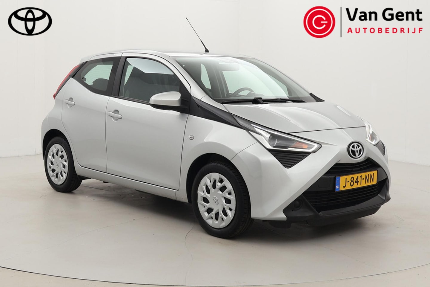 Toyota Aygo - 1.0 VVT-i x-play | Apple Carplay / Android Auto | Airco | Camera | DAB | Bluetooth - AutoWereld.nl