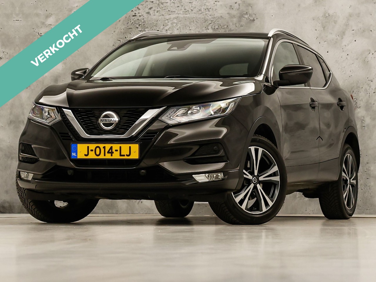 Nissan Qashqai - 1.3 DIG-T N-Motion (PANORAMADAK, NAVIGATIE, CAMERA, TREKHAAK, STOELVERWARMING, SPORTSTOELE - AutoWereld.nl