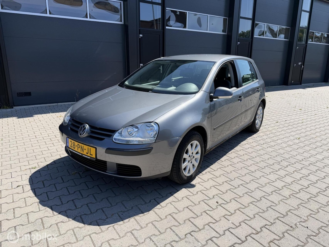 Volkswagen Golf - 1.6 FSI Comfortline NAP - AutoWereld.nl