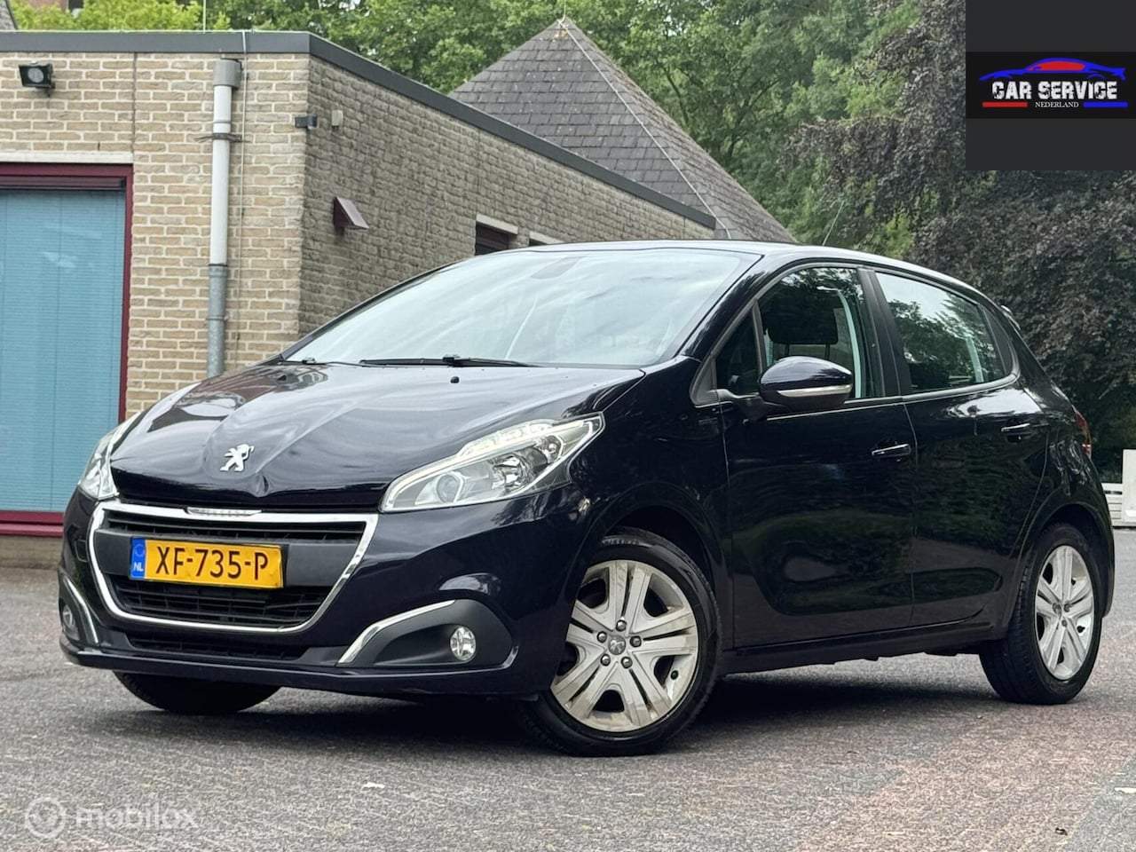 Peugeot 208 - 1.2 PureTech Signature/NAP/APK/PDC/NAVI/CARPLAY/ - AutoWereld.nl