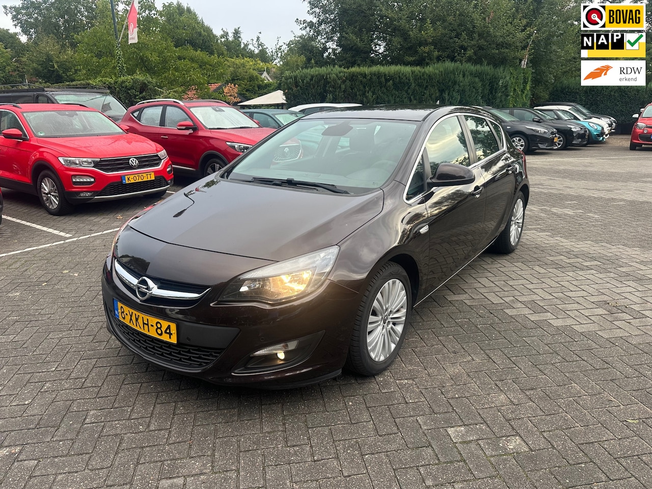 Opel Astra - 1.4 Turbo Design Edition navigatie , pdc voor en achter , camera , trekhaak - AutoWereld.nl