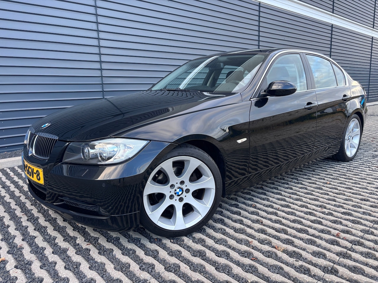 BMW 3-serie - 320i High Executive | Automaat | Dealer Onderhouden - AutoWereld.nl