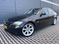 BMW 3-serie - 320i High Executive | Automaat | Dealer Onderhouden