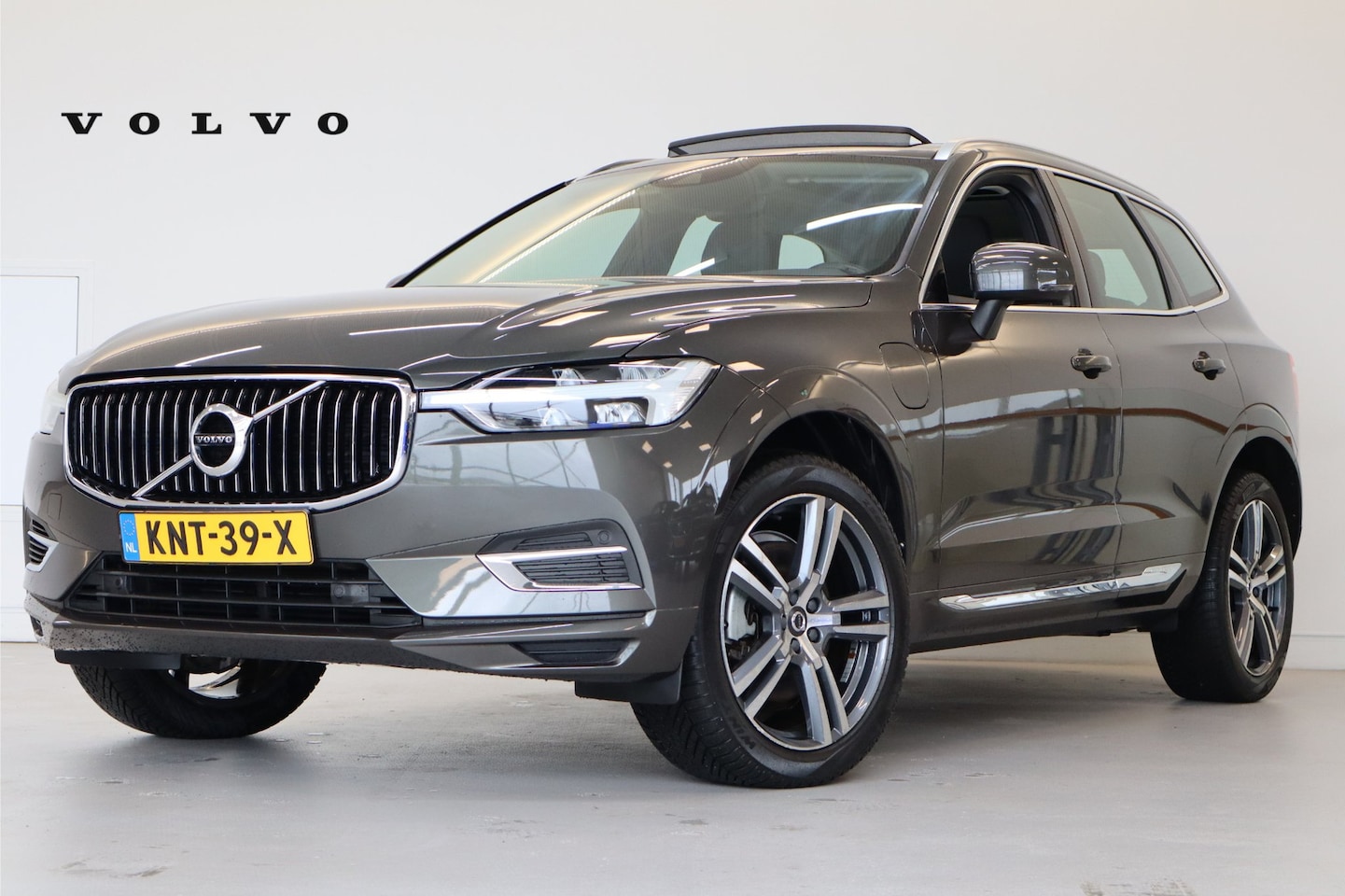 Volvo XC60 - T6 340PK AWD Business Pro | Leder | Harman Kardon | Climate Pack | Pano-dak - AutoWereld.nl