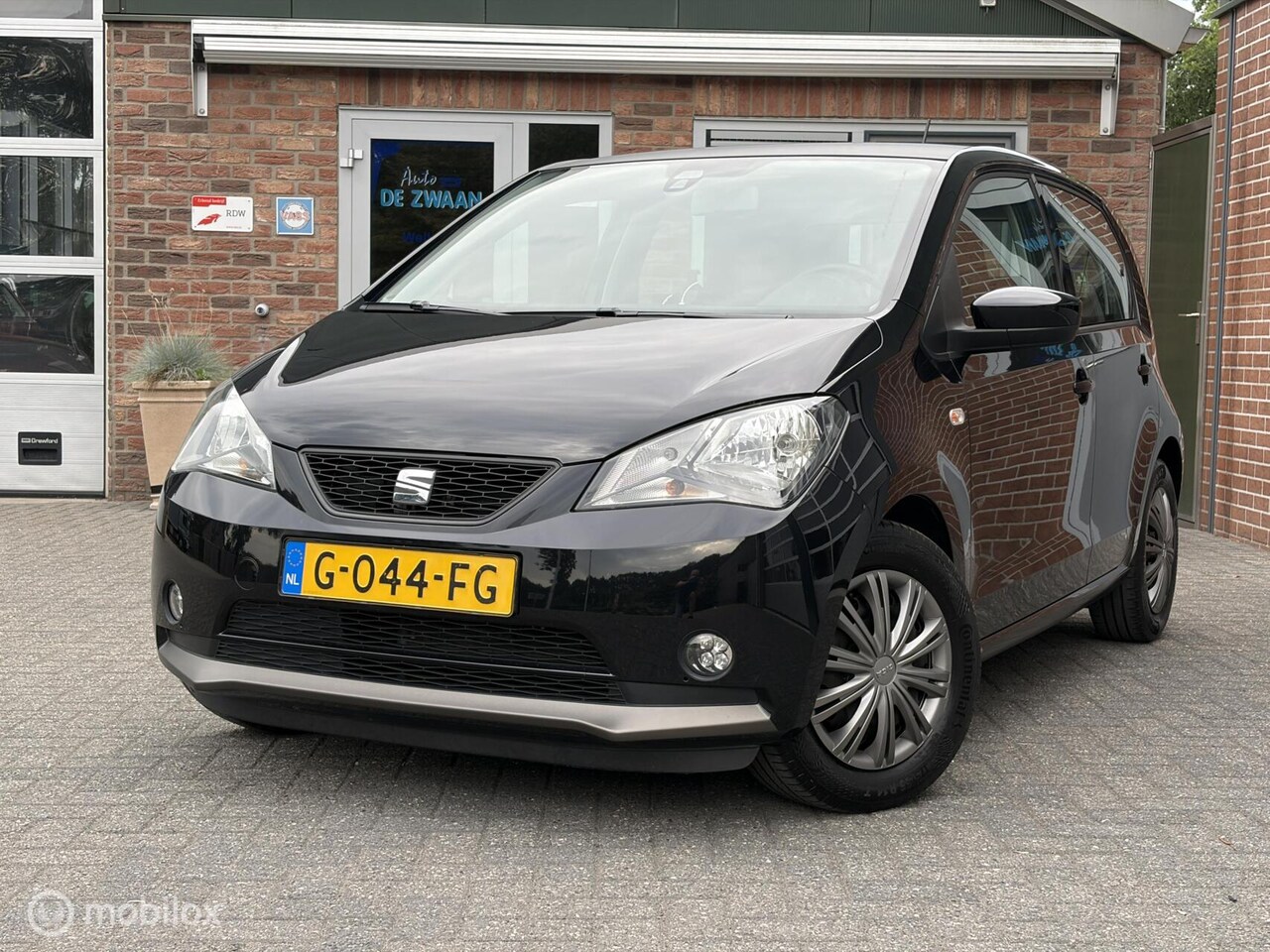 SEAT Mii - 1.0 Sport Intense|Parkeersensoren|1e eigenaar|Dealeronderhouden. - AutoWereld.nl