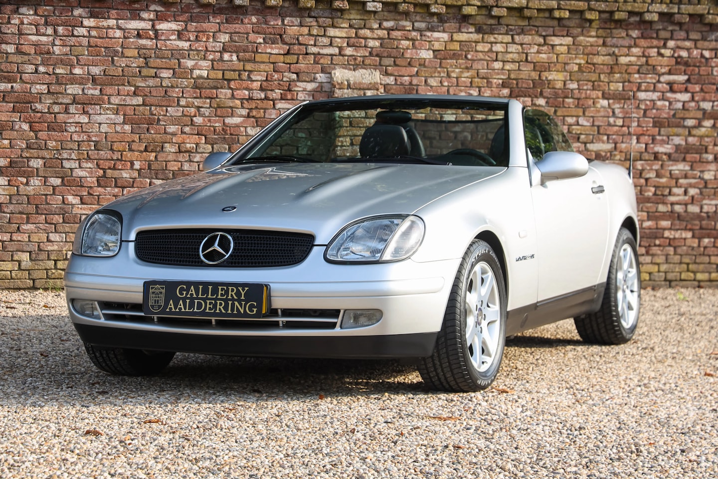 Mercedes-Benz SLK-klasse - 230 Kompressor "12.657 kms" "12.657 kms" - Newly delivered in Japan (where it's a status s - AutoWereld.nl